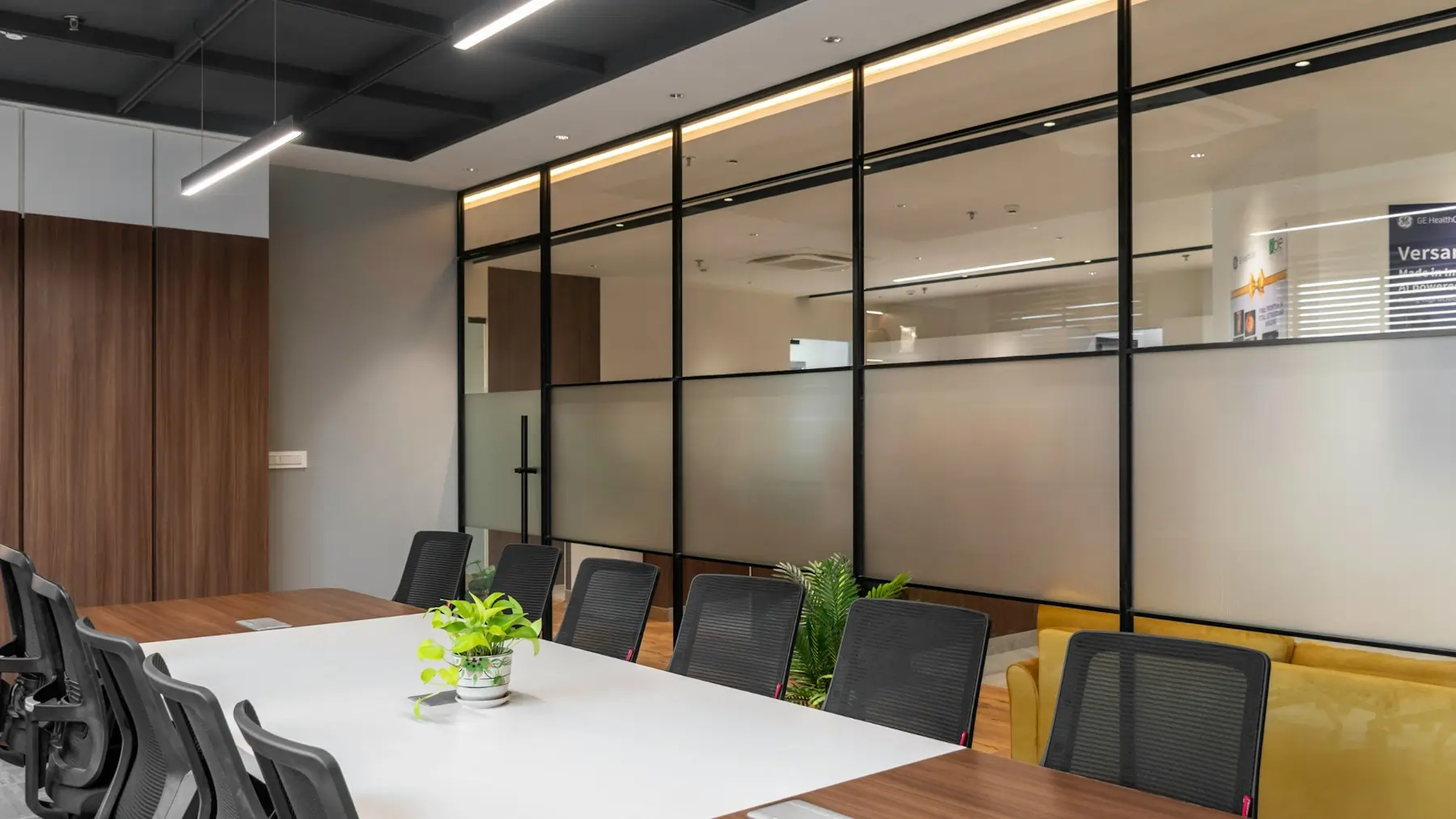 Gründliche Büroreinigung in Berlin. Jedes Büro wird bei uns sauber.